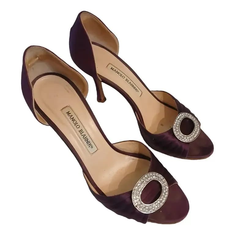 Manolo Blahnik — Hangisi silk heels — Designer Shoe — resale