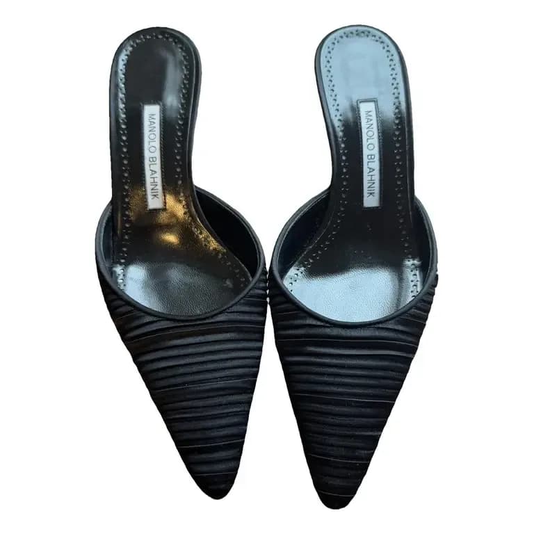 Manolo Blahnik — Cloth heels — Designer Shoe — resale