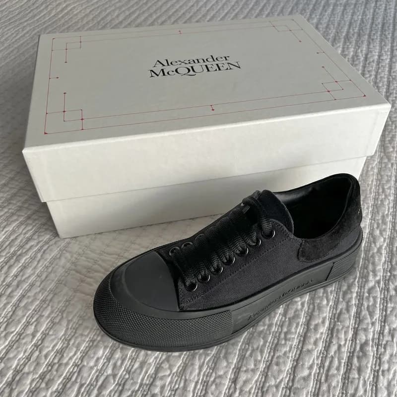 Alexander McQueen — Alexander McQueen Deck Plimsoll — Sneaker — resale