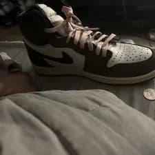 Size 11 - Jordan 1 Retro OG x Travis Scott High Mocha — Sneaker — resale