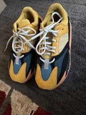 Yeezy Boost 700 — Sneaker — resale