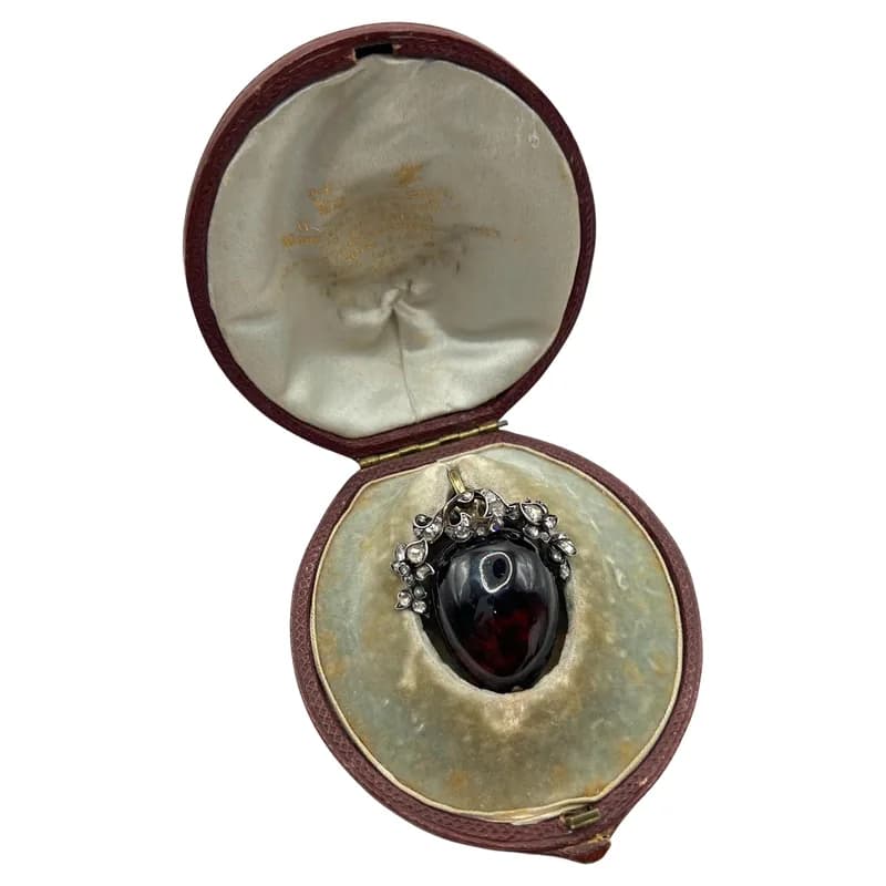 Antique 15ct Gold Victorian Garnet Locket Pendant with Floral Diamond Setting — Jewelry — resale
