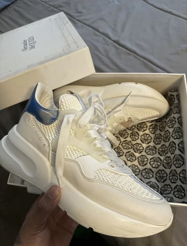 Alexander McQueen — Alexander McQueen runner — Sneaker — resale