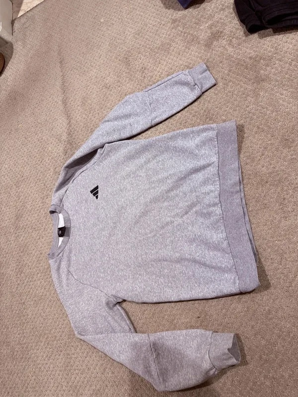 Adidas — Adidas Sweatshirt-Large — streetwear — resale