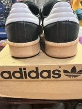Adidas Samba / Low Top Lace Up Gum Sole 4