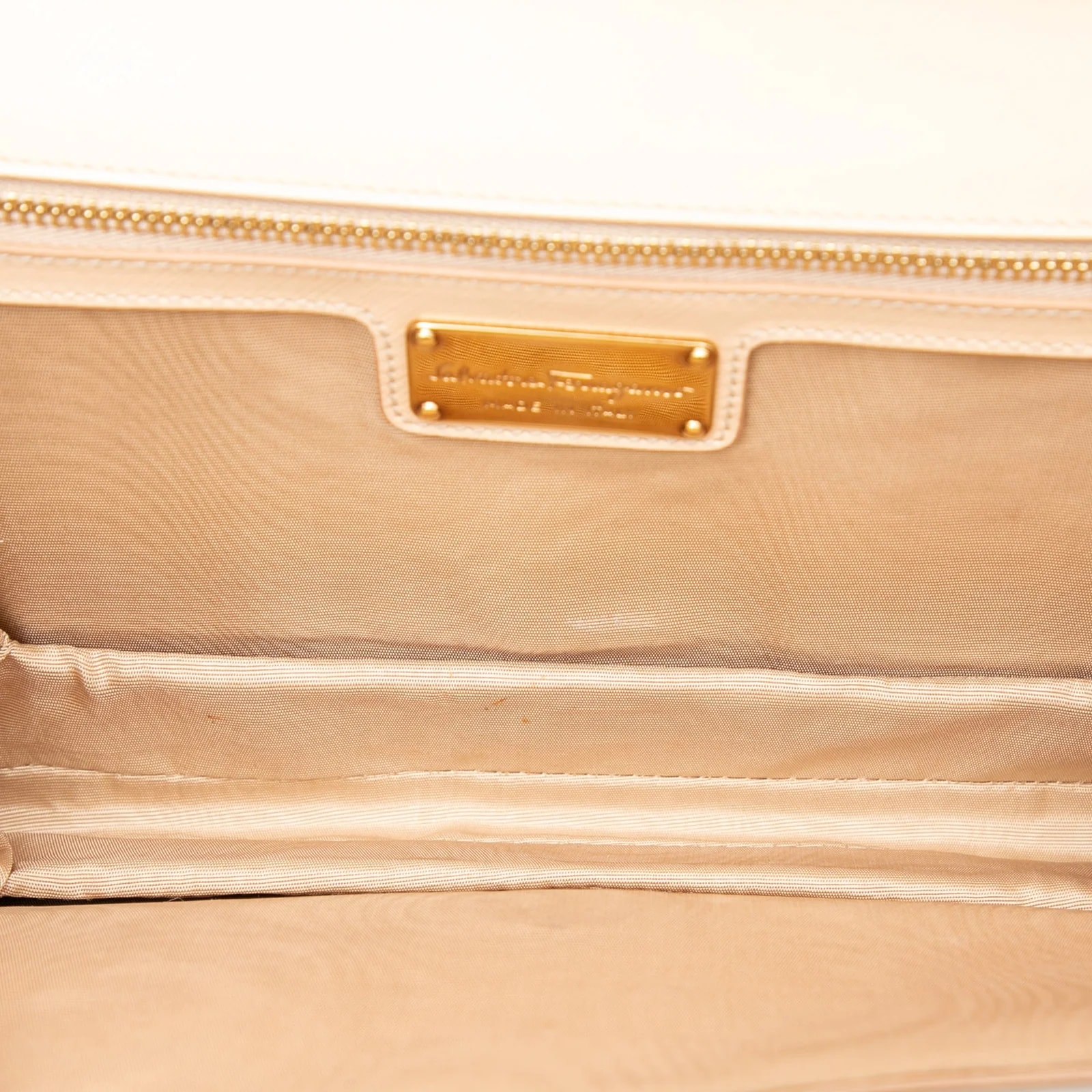 Medium Vara Ginny Crossbody 4