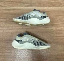Size 9 - Adidas Yeezy 700 V3 Fade Salt 3