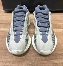 Size 9 - Adidas Yeezy 700 V3 Fade Salt 4