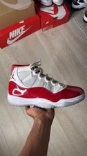 Jordan — Jordan Air 11 Retro / Mid Top — Sneaker — resale