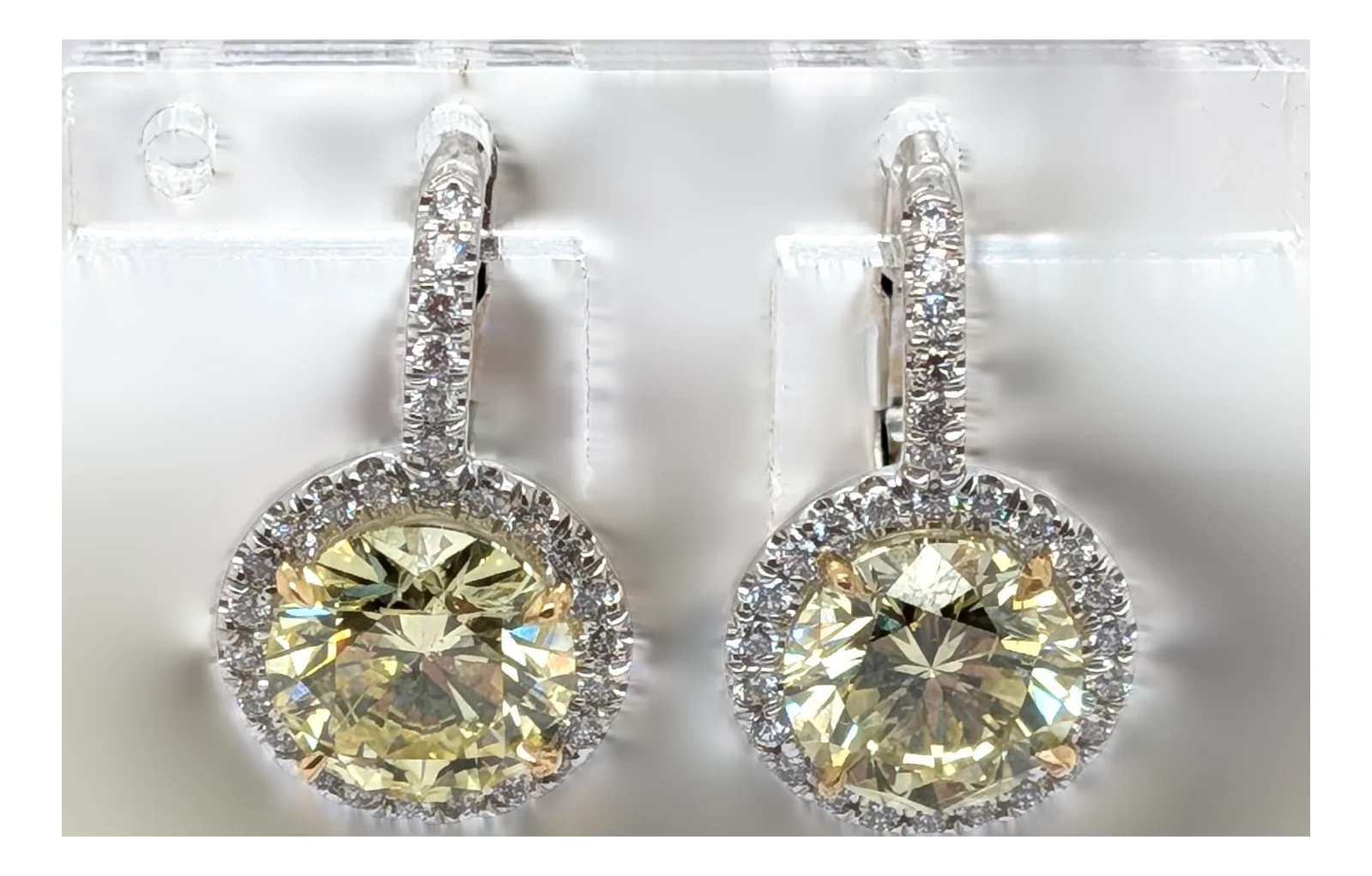 18k White Gold With Round Vivid Fancy Drop , Pair — Jewelry — resale