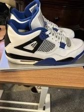 Jordan — Jordan Air 4 Mid Top Lace-Up — Sneaker — deal