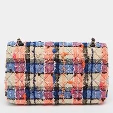 Chanel Double Flap Classic Medium 4