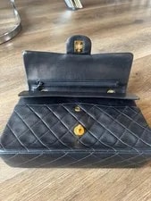 Chanel Classic Double Flap Medium 4