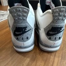 Jordan 4 Retro OG 2025 Size 10 Lightly Damaged Box 3