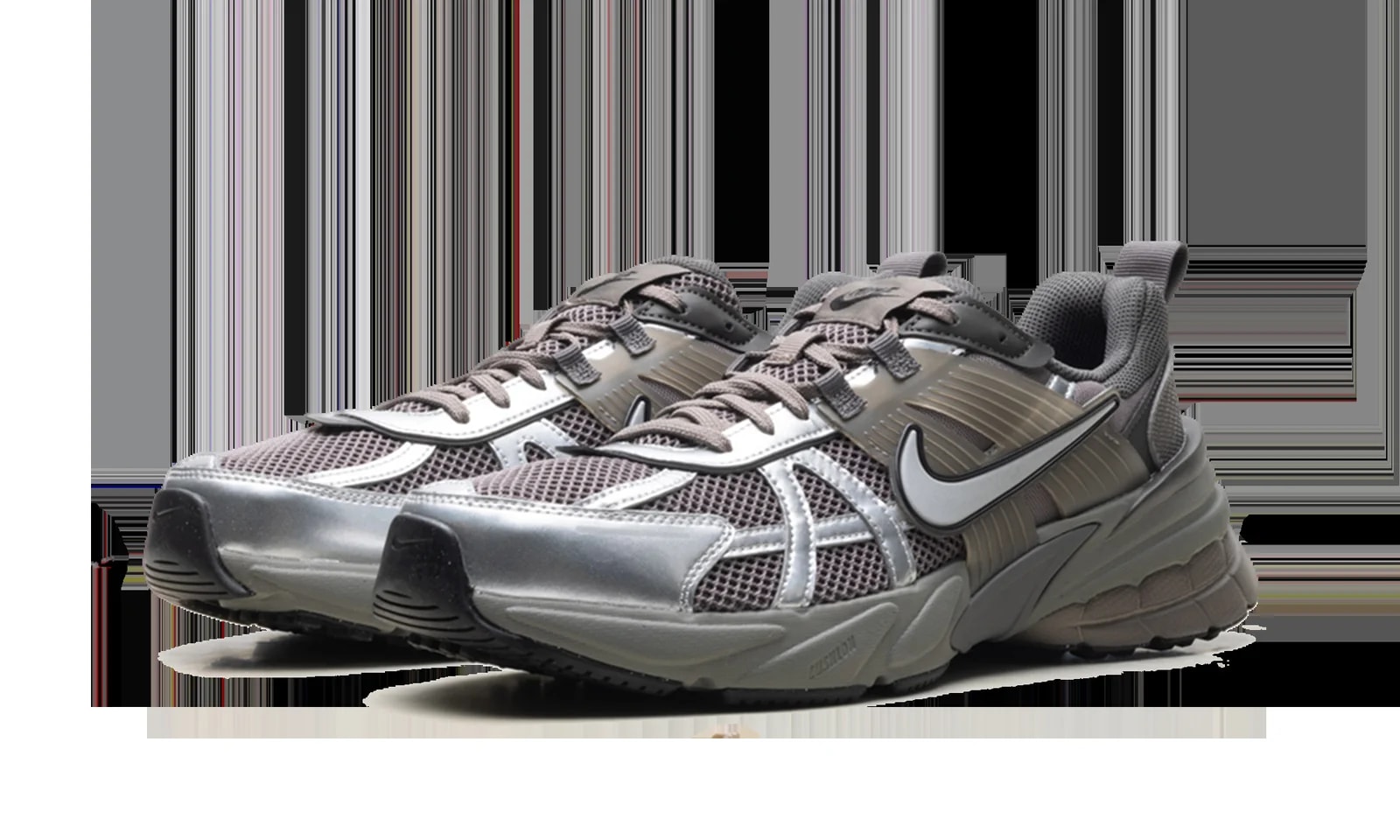 V2K Run "Cave Flat Medium Metallic " HQ1678 200 2