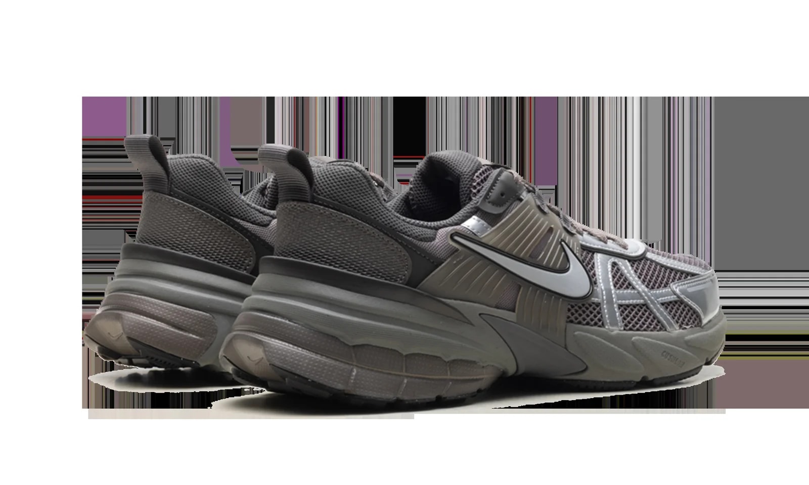 V2K Run "Cave Flat Medium Metallic " HQ1678 200 3