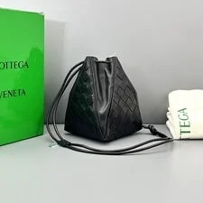 Bottega Veneta — Bottega Veneta Woven - Very Good #1MSFMFY — Handbag — resale