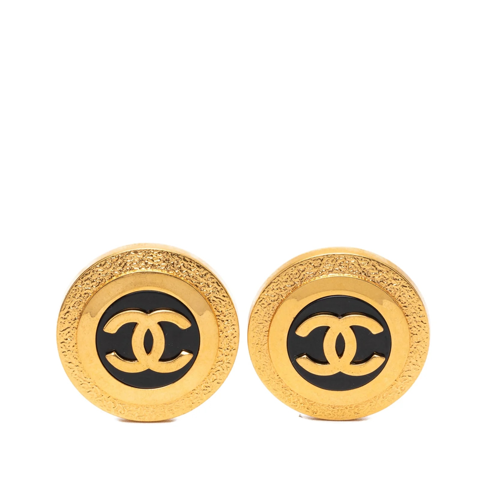 Chanel — CC Resin Round Button Clip on — Jewelry — resale