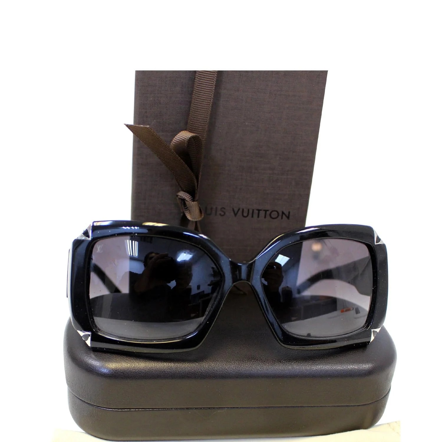 Louis Vuitton — Louis Vuitton Hortensia Sunglasses — Accessory — resale
