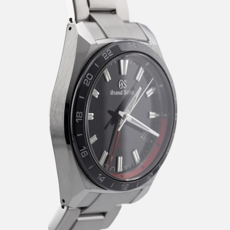 Grand Seiko Sport Quartz SBGN019 4