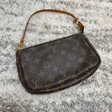 Louis Vuitton — Louis Vuitton Pochette — Handbag — resale