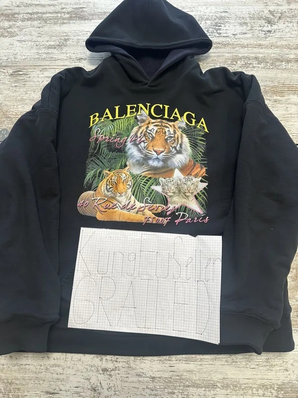 Balenciaga — Balenciaga Tiger FBI — streetwear — resale