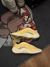 Adidas Yeezy 700 V3 Mono Safflower 3