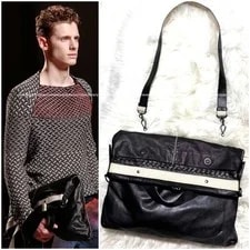 Bottega Veneta — Excellent Condition Runway Bottega Veneta Clut — Handbag — resale