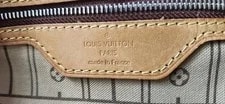 Authentic Louis Vuitton Neverfull 2017 France Excellent 3