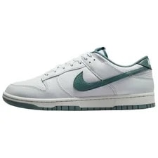 Nike — [IH1940-002] -- Nike Dunk Low Top Skateboard Shoes — Sneaker — resale