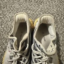 2017 Yeezy 350 V2 4