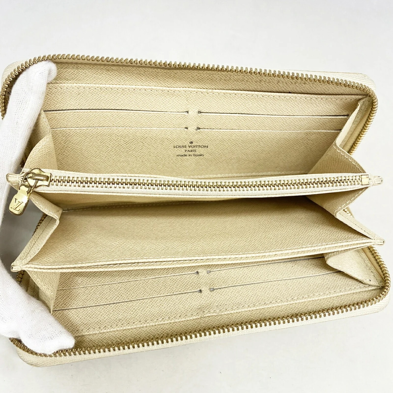 Louis Vuitton Long Wallet (Bi-Fold) 3