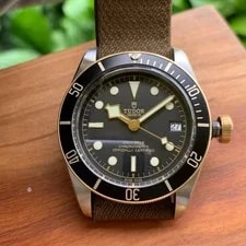 Tudor Black Bay S&G 79733N Automatic 41mm Divers 4