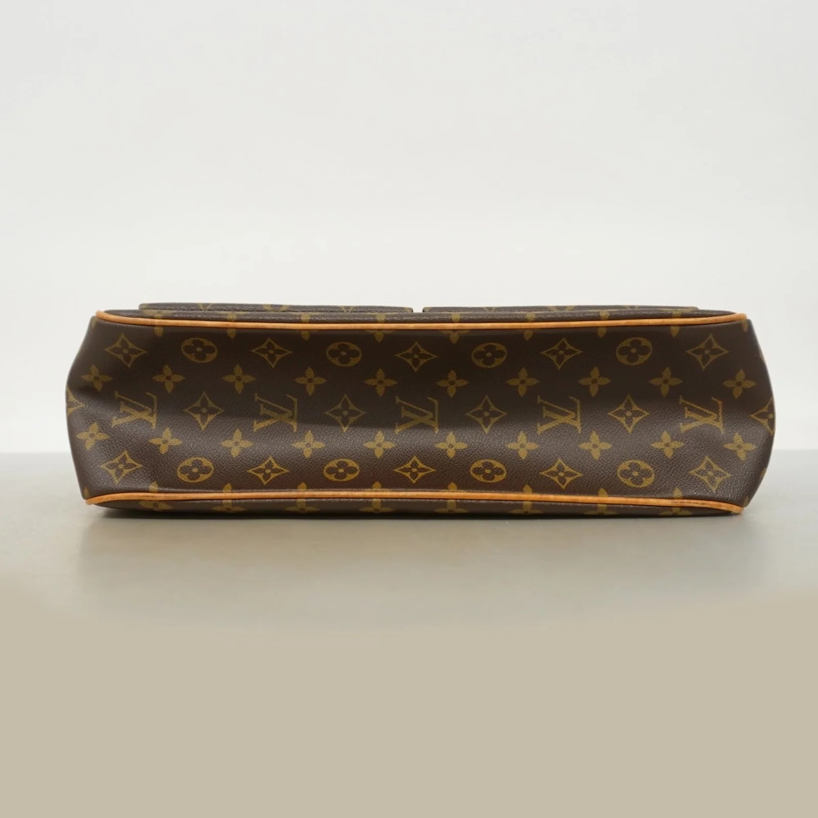 Louis Vuitton Tote 3