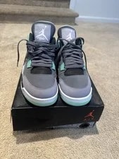 Jordan — Jordan 4 Retro Glow — Sneaker — resale