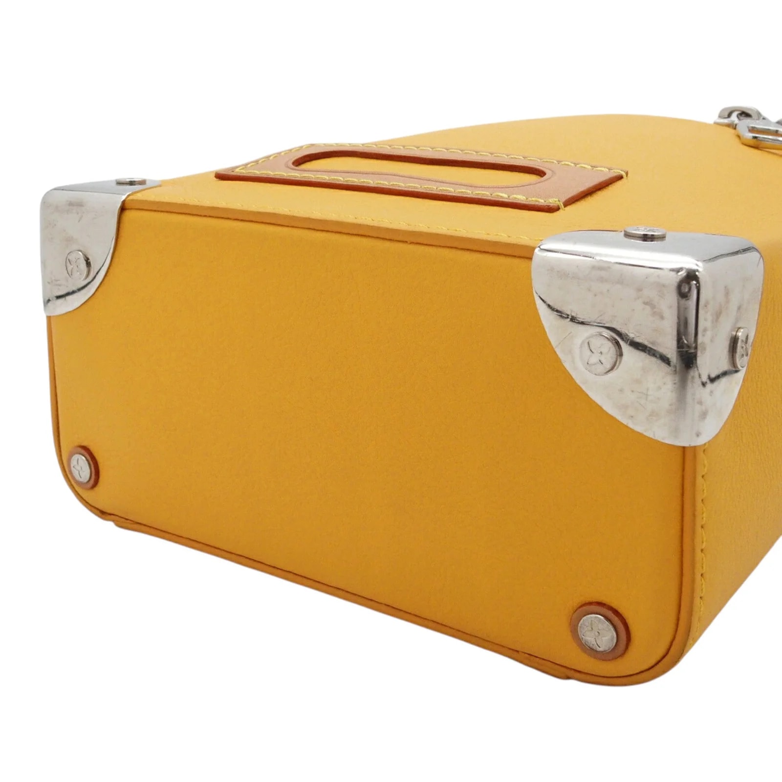 Vertical Box Trunk 3