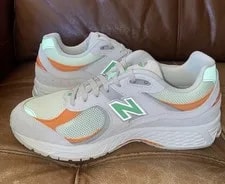 New Balance 2002R Apple 4