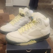 Jordan — Jordan Air 5 Mid Top Lace Up — Sneaker — resale
