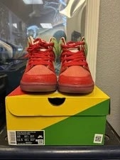 New- Nike SB Dunk High Strawberry Cough Size 10 CW7093 600 2