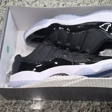 Nike Air Jordan 11 Low 2