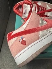 Nike SB Dunk Low Strangelove 3