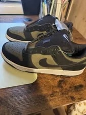 Nike — Nike SB Dunk Low — Sneaker — resale