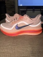 Nike — Nike Pegasus Vomero 13 12 — Sneaker — resale