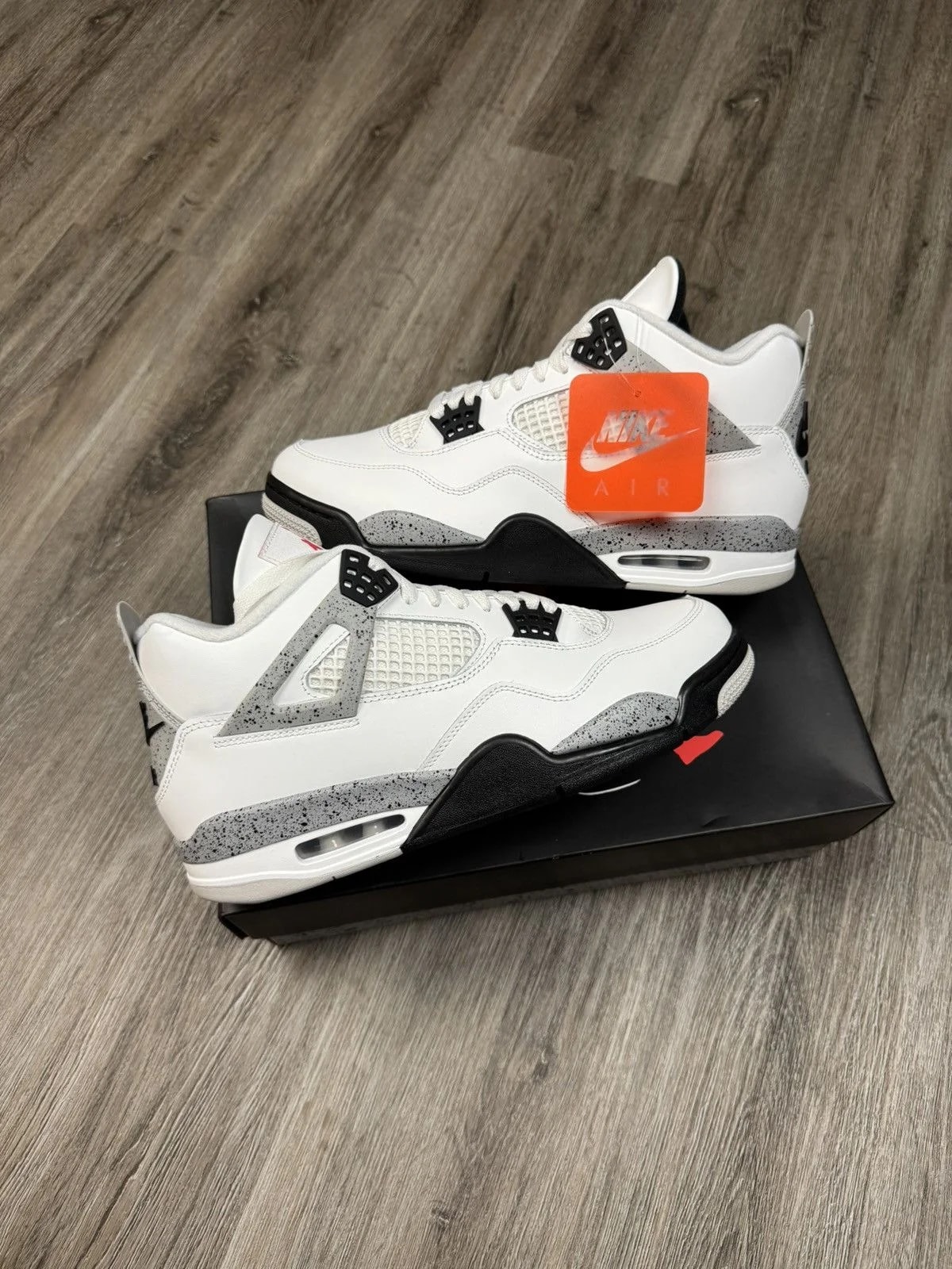 Jordan — Jordan 4 Retro (2025) — Sneaker — resale