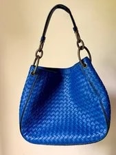 Bottega Veneta — Bottega Veneta Large Veneta Hobo — Handbag — deal