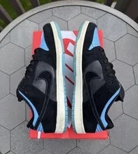 Size 11 - Nike SB Dunk Low Sub Zero. 304292-048. 2