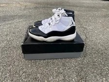 Jordan — Size 8 - Jordan 11 Retro High — Sneaker — resale