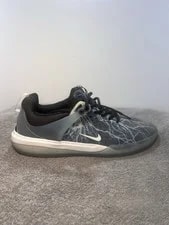Nike SB Zoom Nyjah 3 PRM Trouble At Home Lightning FB2394-001 ’s 4