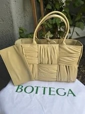 Bottega Veneta — Bottega Veneta Foulard Pleated Medium Arco — Handbag — resale