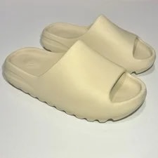 Yeezy — Authentic Yeezy Slides Colorway | ’S 8 — Sneaker — resale